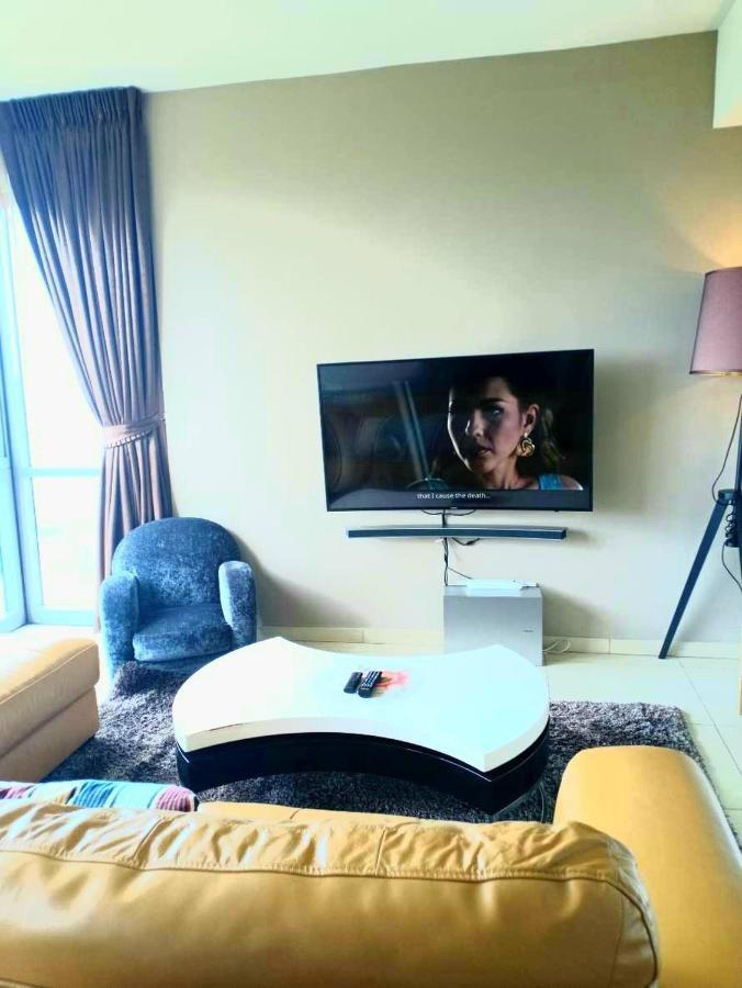 Two Bedrooms 31st Floor 100 Bay Seaview *