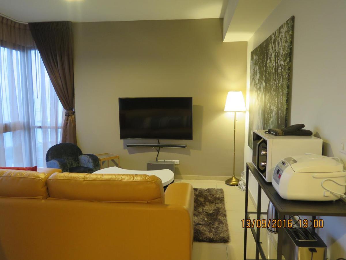 Two Bedrooms 31st Floor 100 Bay Seaview Pattaya