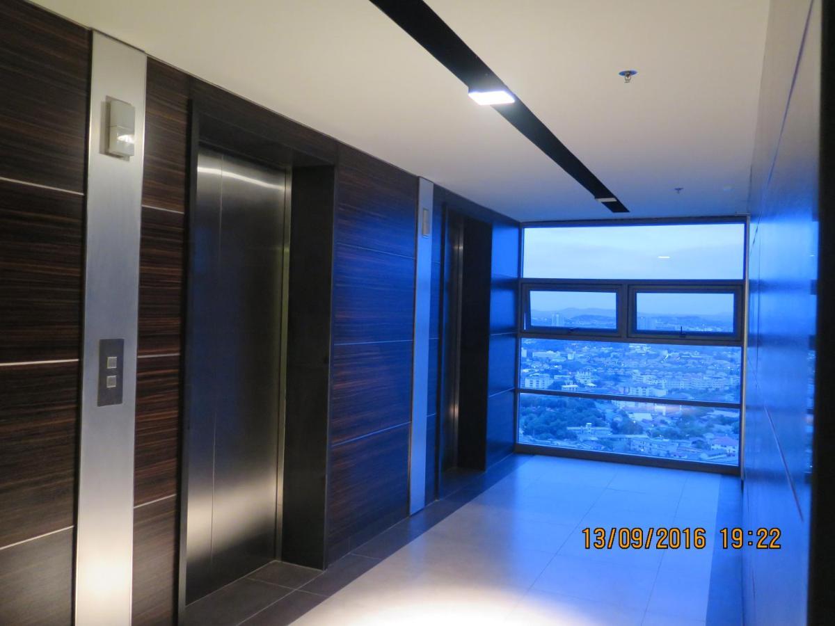 Two Bedrooms 31st Floor 100 Bay Seaview